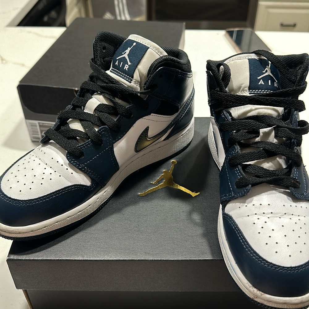 Air Jordan 1 Mid- Armory navy